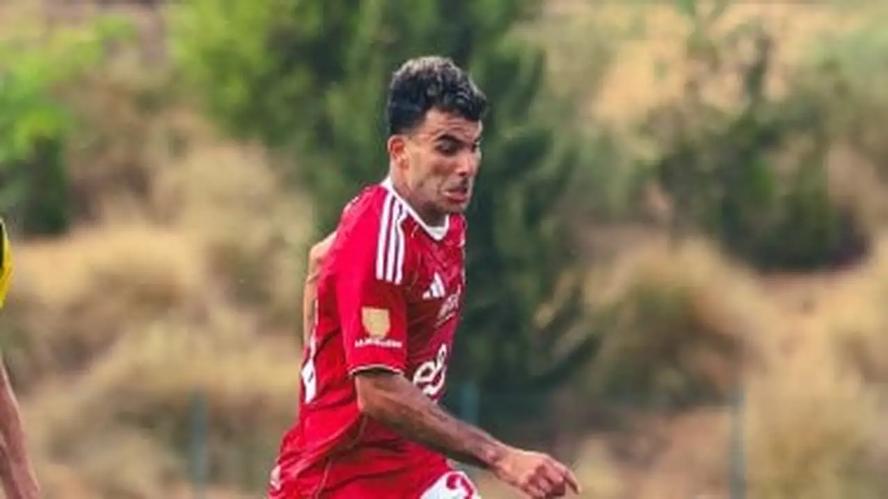 ميركاتو محموم.. الأهلي والزمالك يتصارعان قبل إغلاق الصيف 2025 بـ48 ساعة